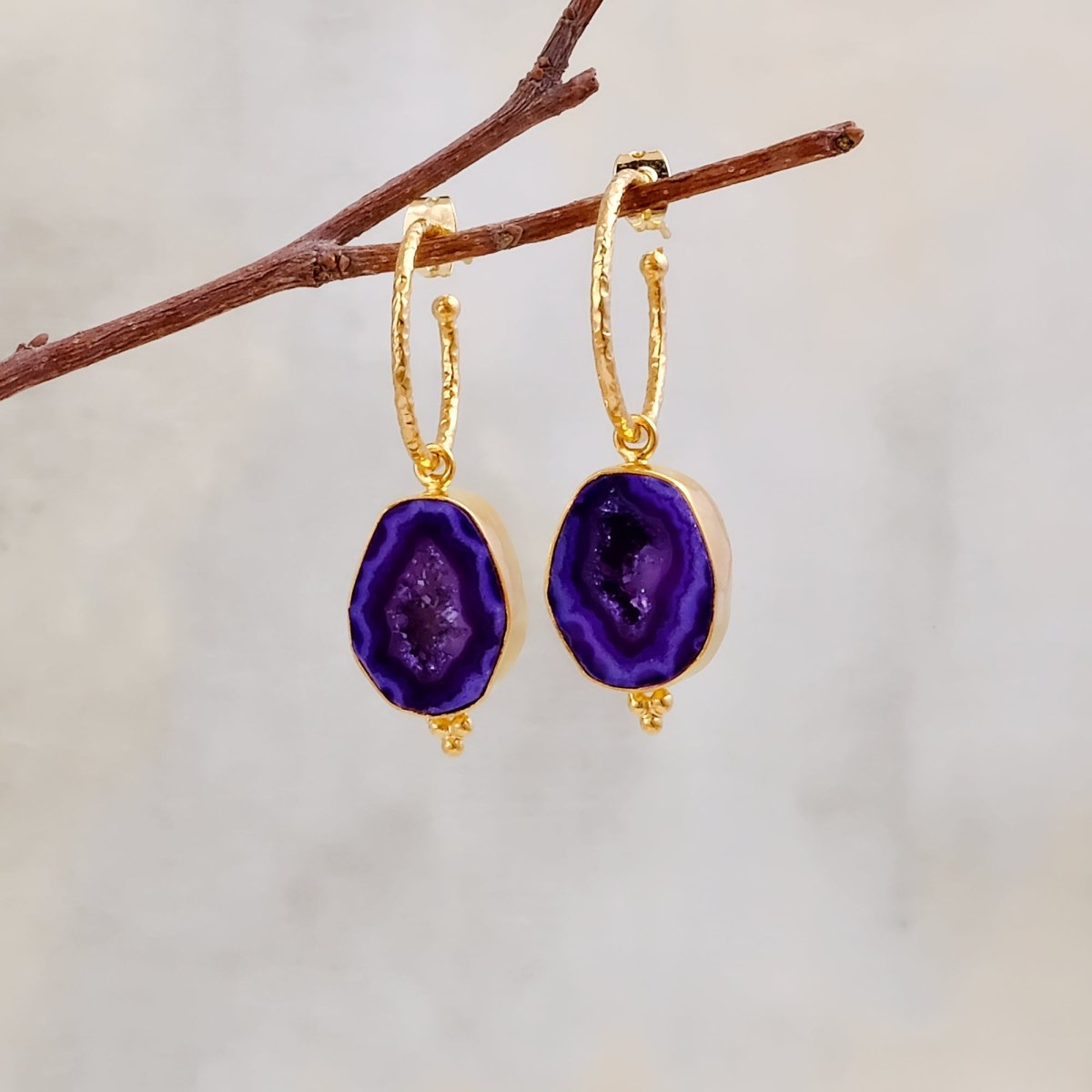 Black Geode Hoop Earring, Hammered Design Gold Plated Jewelry 5065