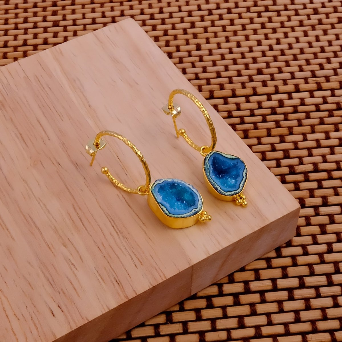 Black Geode Hoop Earring, Hammered Design Gold Plated Jewelry 5065