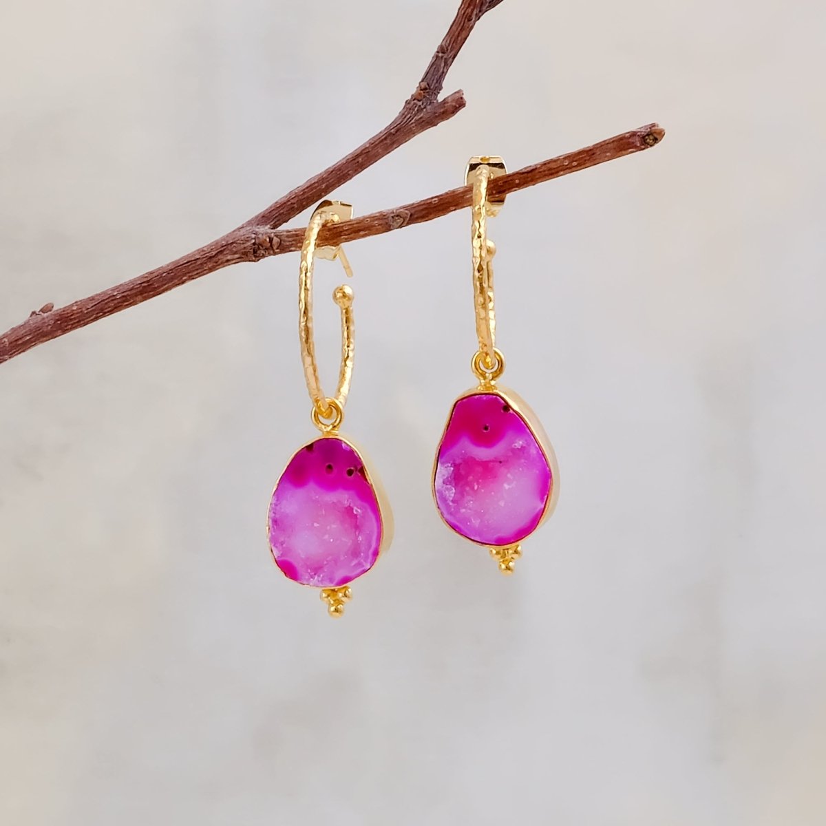 Black Geode Hoop Earring, Hammered Design Gold Plated Jewelry 5065