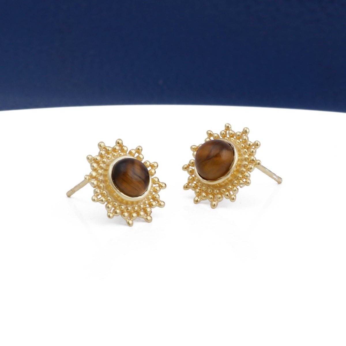 Black Onyx Stud Earrings Flower Design Round Gold Plated Push Back Stud Earring Jewelry