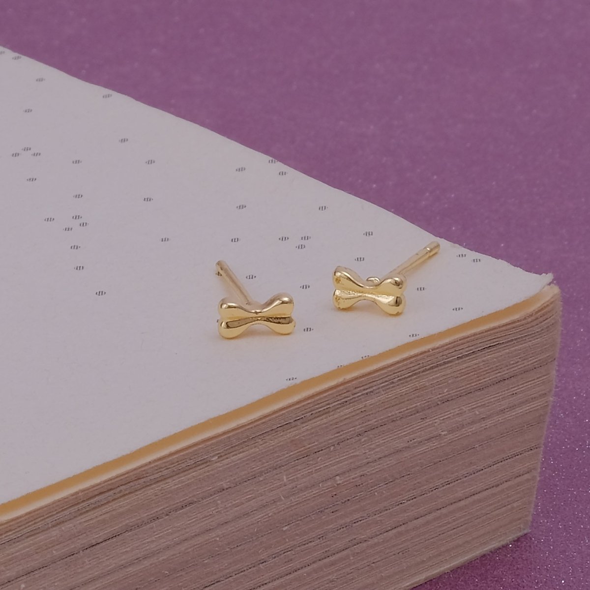 Bone Stud Earrings Cute Minimal Gold Plated Dog Bone Earrings for Pet Lovers