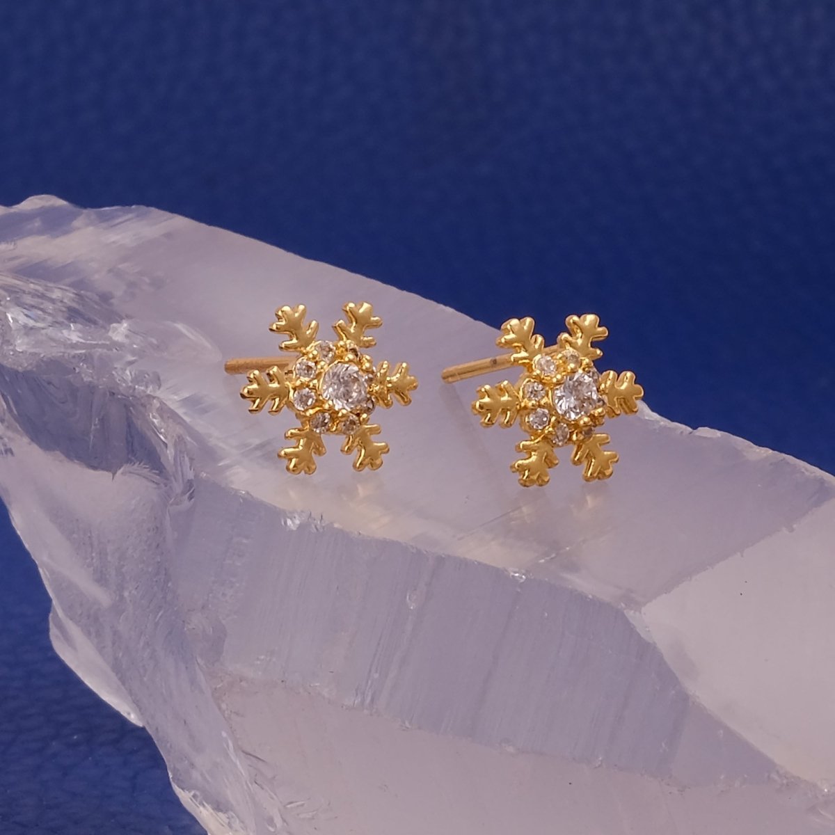 Cubic Zircon Gemstone Earrings Elegant Snowflake Stud Earrings Gold Plated Jewelry