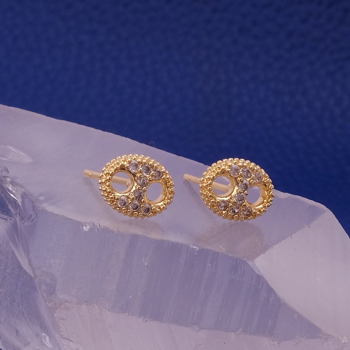 Cubic Zircon Wheel Shape Stud Earrings Gold Plated Jewelry For Her