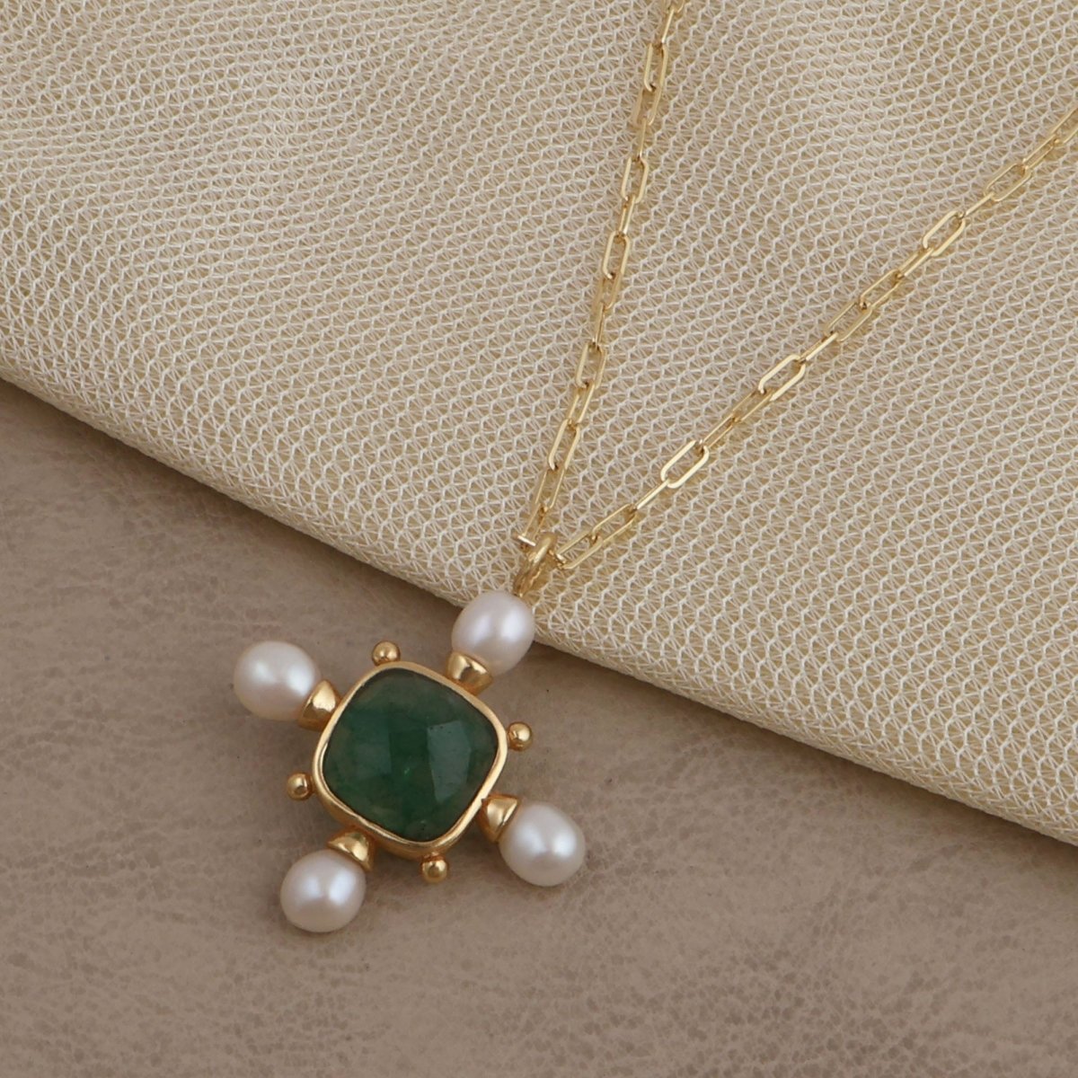 Faceted Green Strawberry Quartz and Pearl Cushion Shape Pendant Necklaces 5406