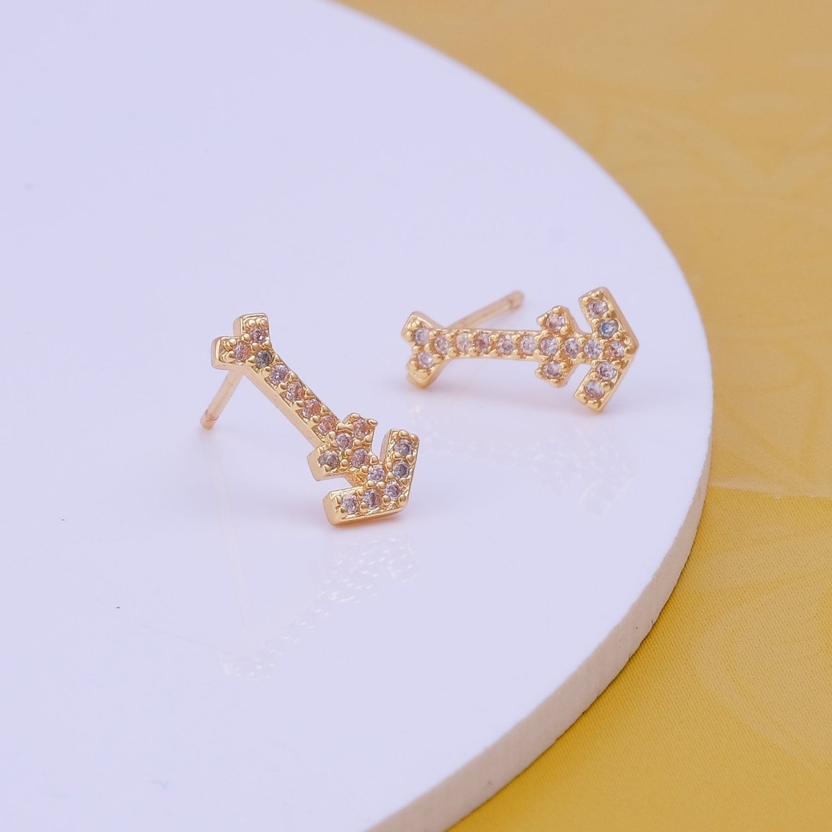 Gold-Plated Arrow-Shaped Stud Earrings with Sparkling Cubic Zircon
