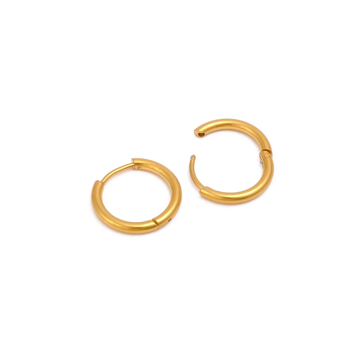 Gold Plated Oval Hoop Earrings Sleek Minimalist Everyday Jewelry