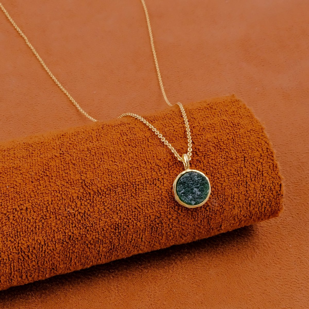 Green Strawberry Quartz Raw Gemstone, Round Shape Pendant Necklaces CN - 1003