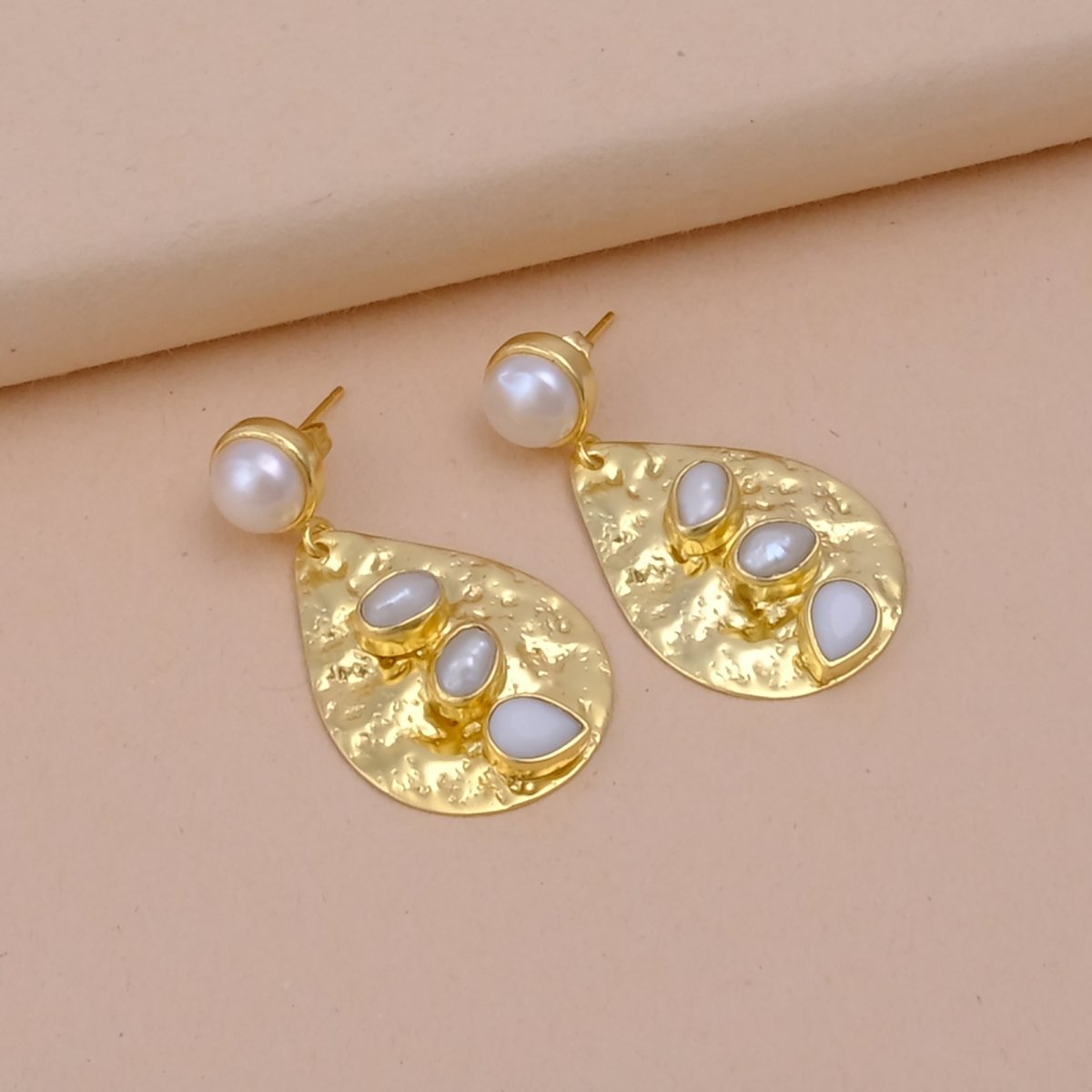 Hammered Style 8MM Pearl&nbsp; Gemstone Round Shape&nbsp; Studs Earrings, Collet Setting Dangle Drop Earrings Jewelry, Elegant Statement Jewelry, Anniversary Gift.S