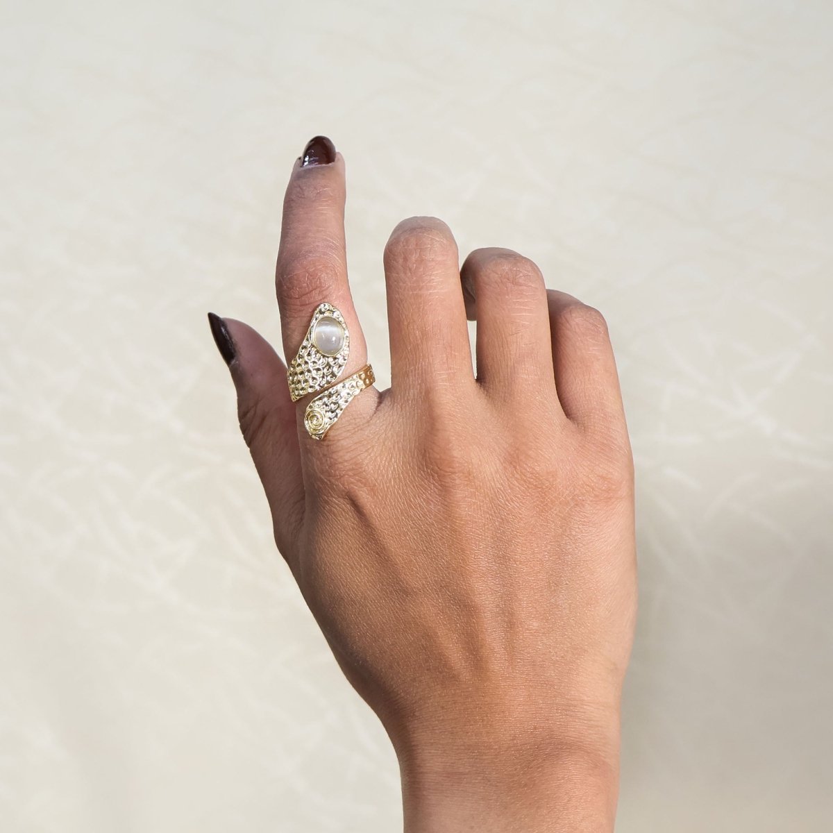Natural Green Onyx Gemstone Hammered Design Gold Plated Rings CR - 1015
