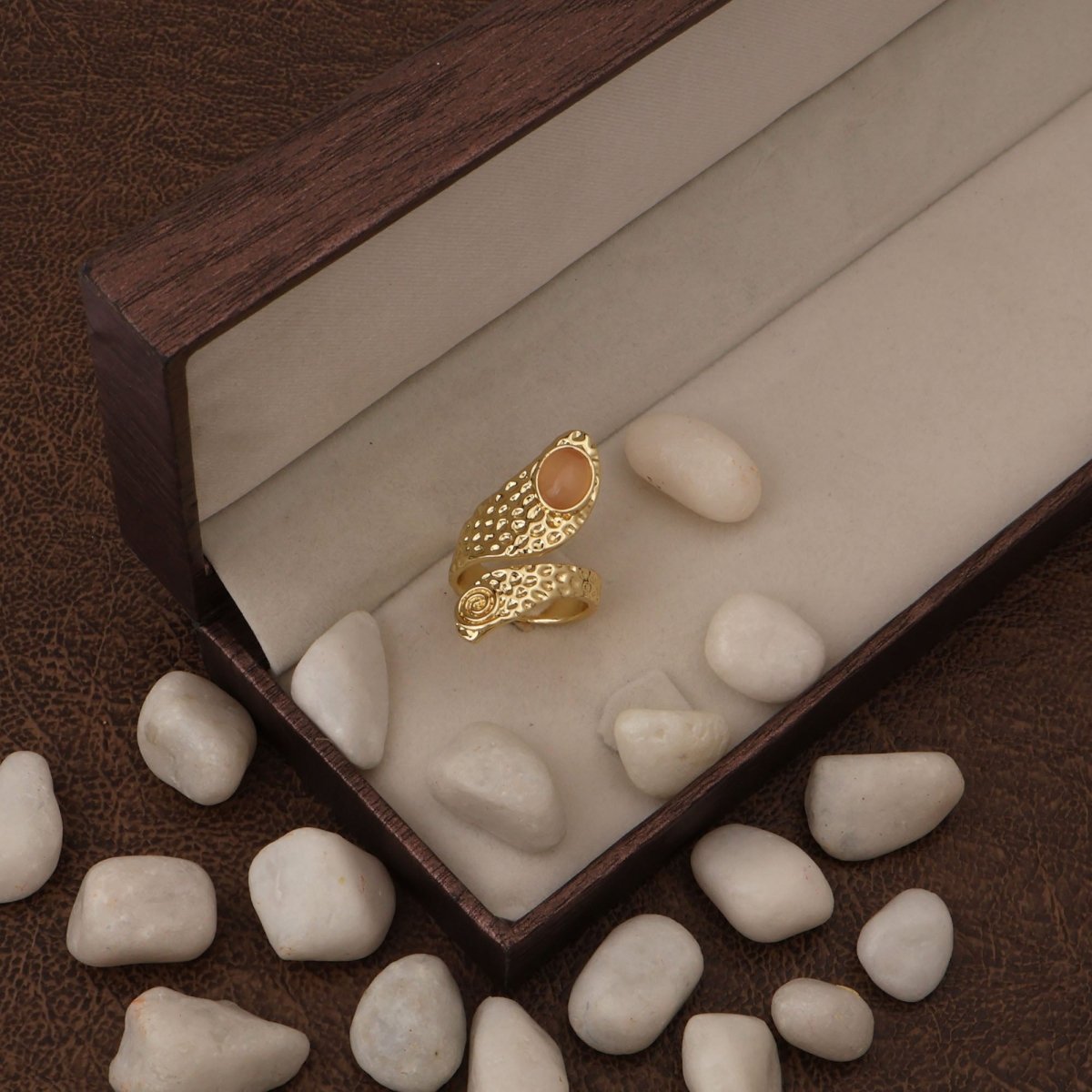 Natural Green Onyx Gemstone Hammered Design Gold Plated Rings CR - 1015