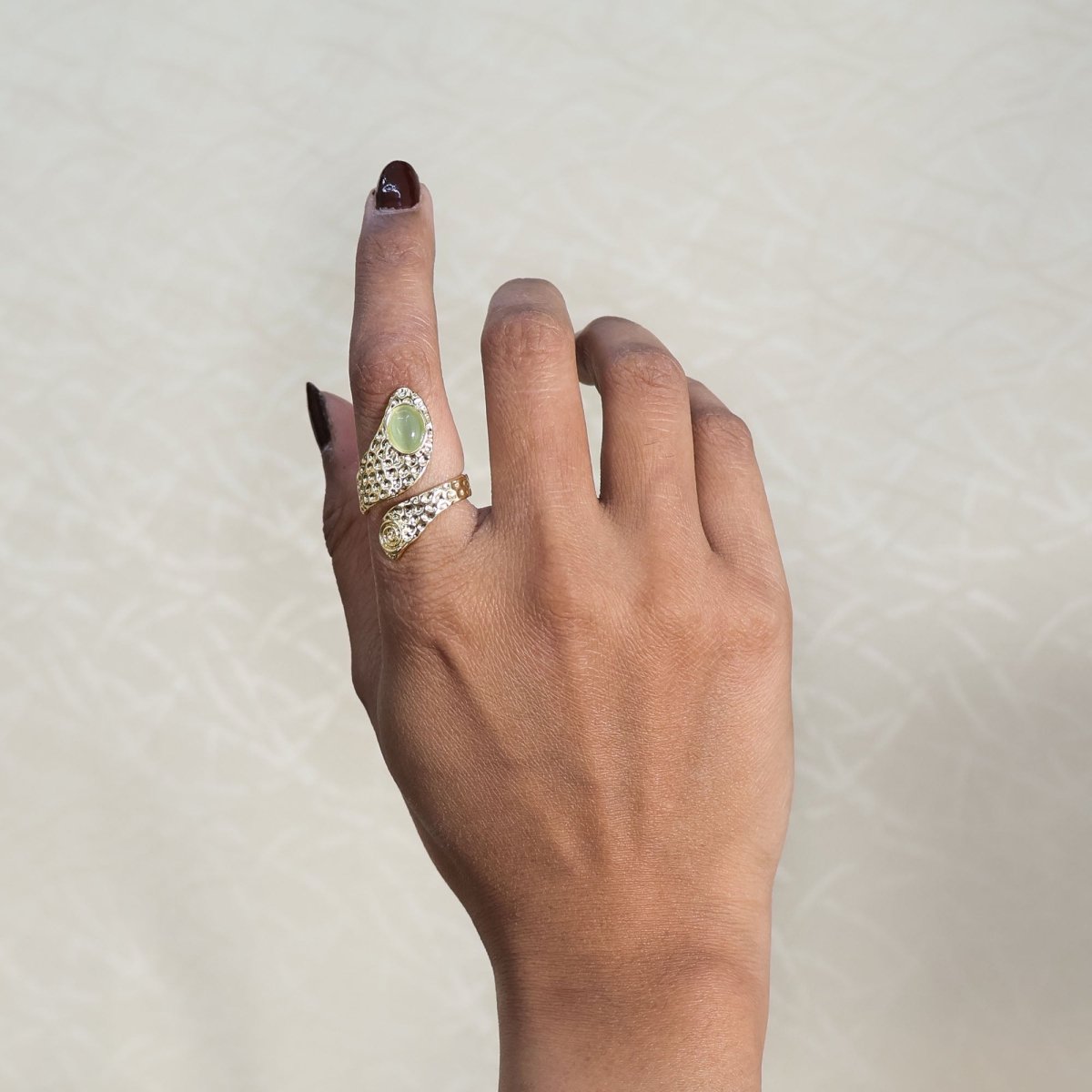 Natural Green Onyx Gemstone Hammered Design Gold Plated Rings CR - 1015