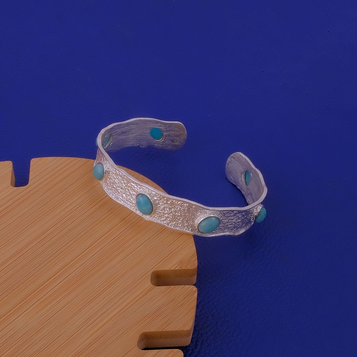 Natural Green Onyx Wavy Cuff Bangle, Textured Silver - Plated Statement Jewelry 5165