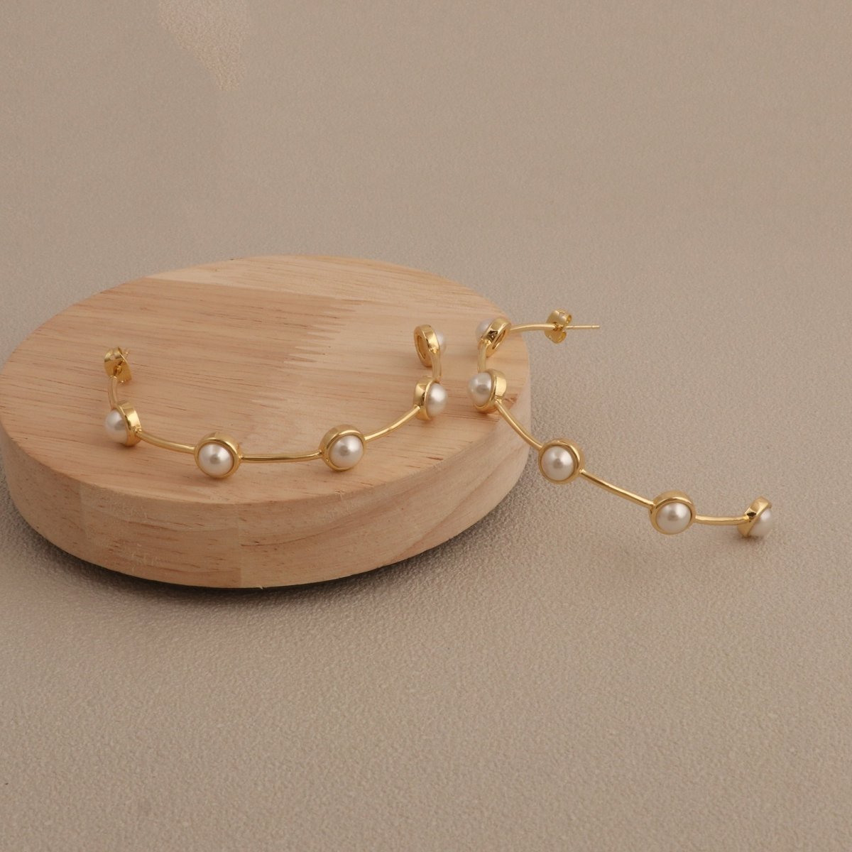 Natural Pearl Hoop Earrings, Gold Plated Minimalist Everyday Jewelry CE-1029 Pearl