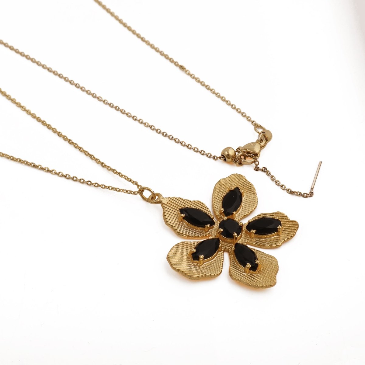 Red Garnet Gemstone Flower Pendant Necklace, Textured Gold Plated Jewelry 5390