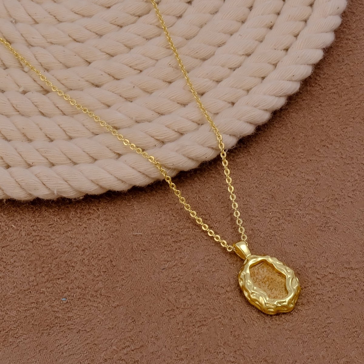 Textured Frame Gold Plated Necklace, Gemstone Resin Pendant Necklace CN-1001