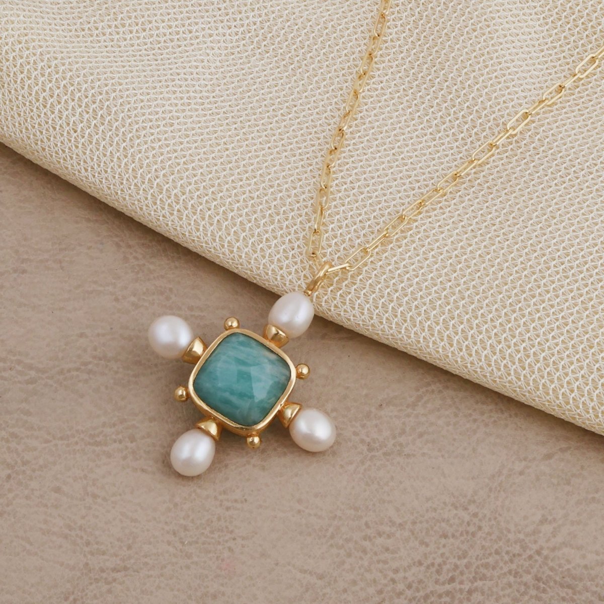 Vintage Rainbow Moonstone and Pearl Cushion Shape Necklace, Gold Plated Jewelry 5406